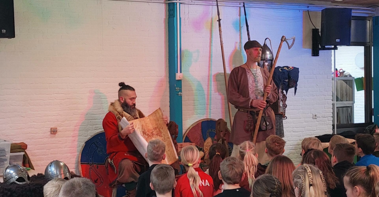 Viking voor de klas Jorg en Ulfar vertellen hun verhaal